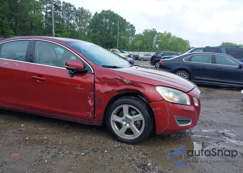 2012 Volvo S60 T5 z USA, uszkodzony, nr VIN YV1622FSXC2037620